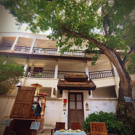 La Maison Verte Hostel Chiang Mai Exteriör bild
