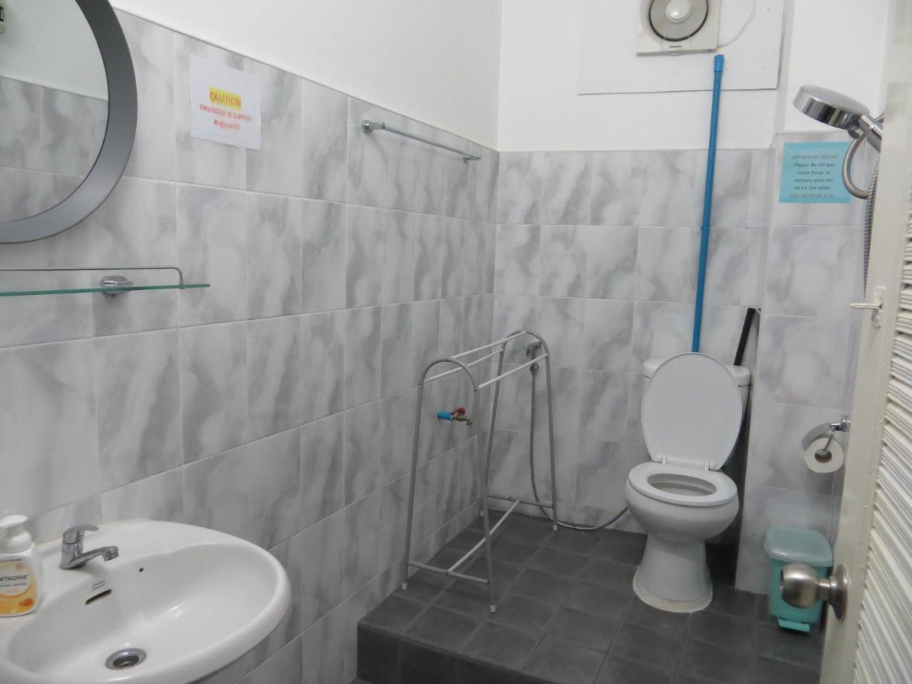 La Maison Verte Hostel Chiang Mai Exteriör bild